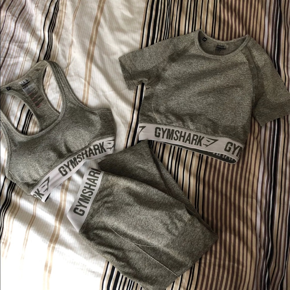 BUNDLE Gymshark Flex in Khaki/Sand